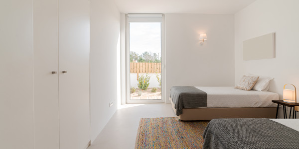 Comprar / Vender Casas Unifamiliares y Chalets en Alcorcón · con Mobiliario y Carpintería a Medida